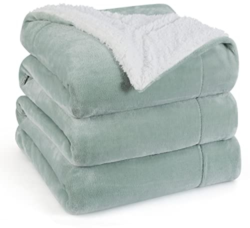 BEDSURE Sherpa Kuscheldecke Flauschig 220x240 - Sofadecke, Grün | Dicke Wolldecke, Weich Tagesdecke, Geschenke für Frauen, Warm Wohndecke für Couch, Schlafzimmer & Wohnzimmer,Waschbar