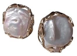 Anello regolabile con perla di fiume barocca, bronzo dorato, fatto a mano, pietre dure naturali