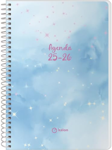 Q Kalon - Agenda Escolar 2025 2026 - Día Página, Tamaño A5 (15x21 cm), Español e Inglés, Septiembre a Junio, Cierre de Espiral, Tapa Flexible con Plástico Protector - Sky