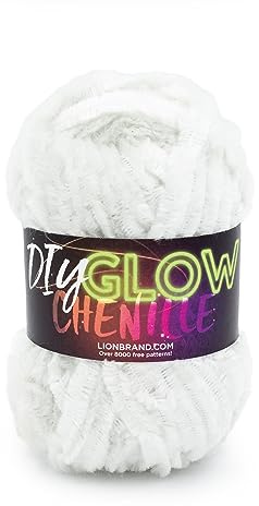 Lion Brand Yarn DIY Glow Chenille-Garn, Perle
