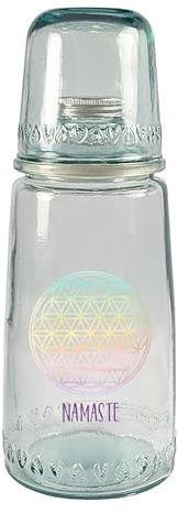 Herz & Heim® Personalisierte Karaffe mit Trinkglas als Deckel – 1L Wasserkaraffe aus 100 % recyceltem Glas – Verschiedene Designs – Trinkkaraffe mit Schraubverschluss (Mandala)