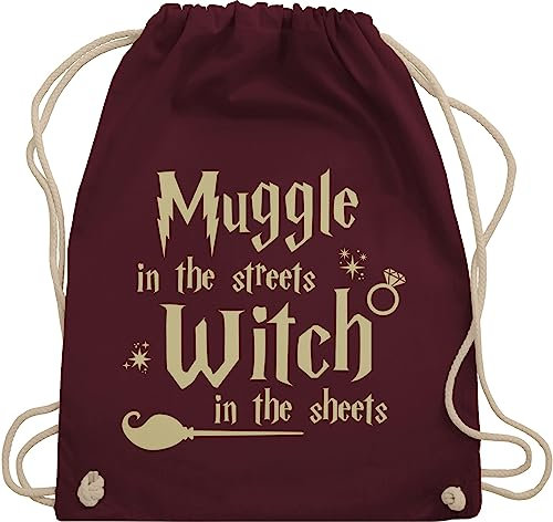 Turnbeutel Rucksack - JGA Junggesellenabschied Frauen - Muggle in the streets Witch in the sheets - Unisize - Bordeauxrot - brauttaschen bachelorette party stoffbeutel junggesellinnenabschied outfit