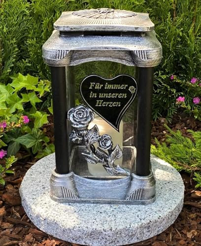 Lanterne funéraire avec socle en granit - Fabriquée à la main - Cœur avec inscription « Für Immer in unseren Herzen, » Bougie funéraire Décoration funéraire Lampe de jardin avec bougie funéraire et