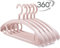 Trrcylp Paquete de 10 Perchas de plástico Resistentes de 25 Libras de Capacidad, Gancho Giratorio para Colgar Ropa, Hombros Anchos, Antideslizantes, Gruesos (Rosa)