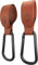 Baby Uma Premium Kinderwagenhaken in Lederoptik (2er-Pack) - Universelles Kinderwagen Zubehör, Karabinerhaken Groß & Rutschfest, 5 kg Belastbarkeit pro Karabiner (Braun)