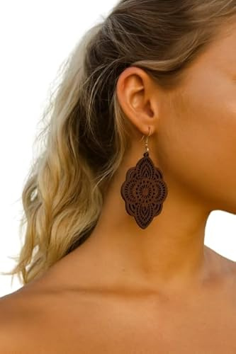 ⊹⊱❁✿ BRAUNE GROSSE, LEICHTE LASERCUT OHRRINGE AUS HOLZ ✿❁⊰⊹ tolle, geschnitzte Ohrringe an goldenen Haken in braun