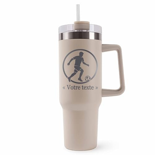 Mug Isotherme 1,2L - Activité avec Prénom Personnalisable – Bouteille avec Anse, Paille et Couvercle – Sport Passion Idée Cadeau Personnalisé Gourde (Beige, Foot)