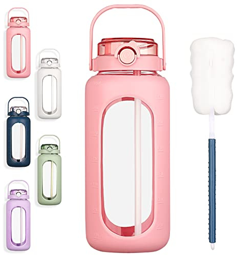 Bluego Botellas de agua de vidrio de 64 onzas con marcador de tiempo de pajita, botella de agua motivacional grande de medio galón con funda de silicona, botella de agua grande de 2 litros de vidrio