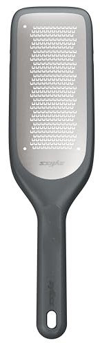 Zyliss Fine Grater and Zester, Sustainable Wheat Straw/Stainless Steel, Protective Cover, Non-Slip Edges, Grating Hard Cheese, Chocolate, Fruit, Vegetables