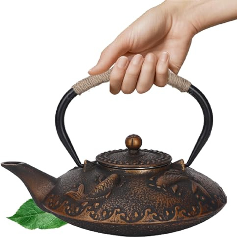 Natudeco Wasserkocher im japanischen Stil, 0,9 l, Teekanne aus Gusseisen, Koi-Fisch-Muster, Eleganter Teekessel, Wasser-Teekanne mit Deckel zum Sammeln
