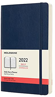Moleskine 12 Monate Tagesplaner 2022, Tageskalender 2022, weicher Einband und elasticher Verschluss, Format Groβ 13 x 21 cm, Farbe Saphir, 400 Seiten