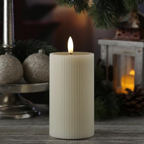 MARELIDA LED Kerze Liv, Echtwachs, Gerillt, Geriffelt, Flackernde Flamme mit Timer, Creme (13cm)