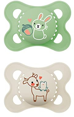 MAM Original Schnuller im 2er-Set, zahnfreundlicher Baby Schnuller aus nachhaltigen & bio-erneuerbaren Materialien, Sauger aus MAM SkinSoft Silikon, mit Schnullerbox, 0-6 Monate, Hase/Reh