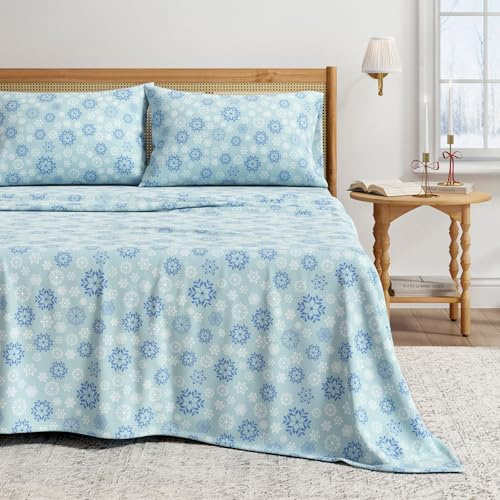 Great Bay Home 100% Turkish Cotton King Holiday Flannel Sheet Set | Deep Pocket Fitted Sheet, Soft Sheets | Warm Winter Bed Sheets | Anti-Pill Flannel Sheets (King, Blue Snowflake)