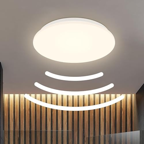 B.K.Licht – LED Deckenleuchte mit Bewegungsmelder, LED Deckenlampe für das Bad, Lampe mit Spritzwasserschutz und warmweißem Licht, Badezimmer, Küchenlampe, 27x6 cm (DxH), Weiß