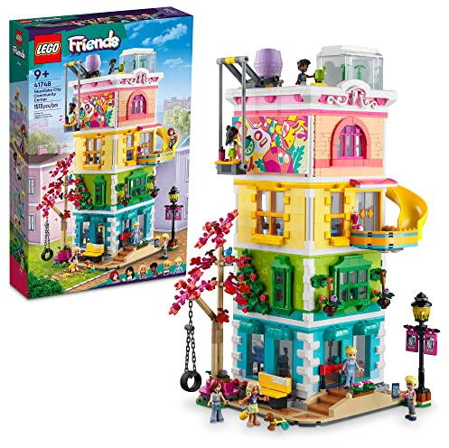LEGO Friends Heartlake City Community Center 41748 - Set di giocattoli da costruzione; sfida creativa per bambini dai 9 anni in su, include 6 mini-bambole, un cane da compagnia e molti accessori, un