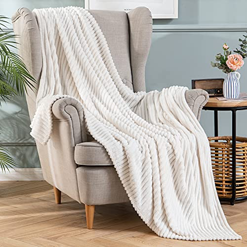 MIULEE Kuscheldecke Fleecedecke Flanell Decke Pompoms Einfarbig Wohndecken Couchdecke Flauschig Überwurf Mikrofaser Tagesdecke Sofadecke Blanket Für Bett Sofa Schlafzimmer Büro 125x150 cm Weiß