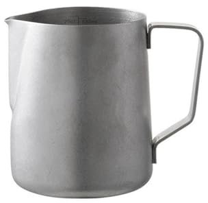 WENYOG Pot à Lait Pichet à Mousse de Lait en Acier Inoxydable, 350/600ml, Bouche en V, pichet à Lait en Mousse, ustensiles à café, Pot à Bulles de Lait Artisanal Barista, Café Familial(600ML Retro)