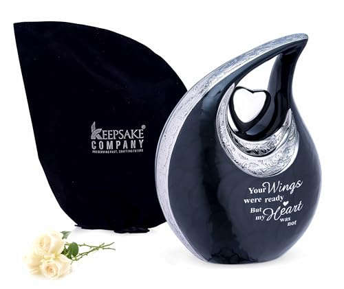 KEEPSAKE COMPANY Grandes Urnes pour Cendres humaines mâles – Adultes Hommes et Femmes – Urnes de crémation pour Cendres, urne Rouge, urne en Forme de cœur, capacité de 2,5 litres, Noir pré-gravé