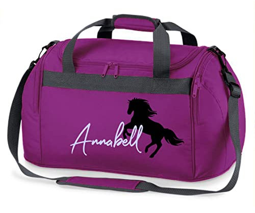 Reittasche mit Namensdruck personalisiert | Motiv aufsteigendes Pferd mit Name | Trage- und Sporttasche für Mädchen zum Reiten | Verstellbarer Gurt zum Umhängen (lila)