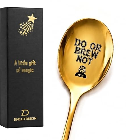 Zinello Design Regalos Originales para Hombre, Cucharilla de Café Dorada Grabada “DO OR BREW NOT”, Regalo Friki para Amantes del Café, Acero Inoxidable 18/10, Caja de Regalo
