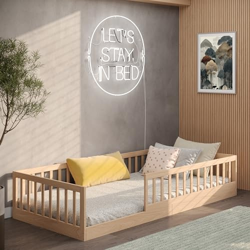 CADANI Timi 2-i-1 golvsäng 90 x 200 cm Montessori barnsäng med avtagbart fallskydd, inklusive ribbotten, furu, massivt trä, natur – 3 byggvarianter, kan belastas upp till 200 kg