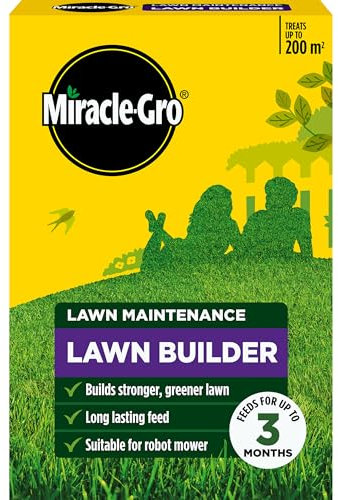 Miracle-Gro Lawn Builder - Builds a Strong and Green Lawn, feeds for 3 months, 200m2, 4kg Carton