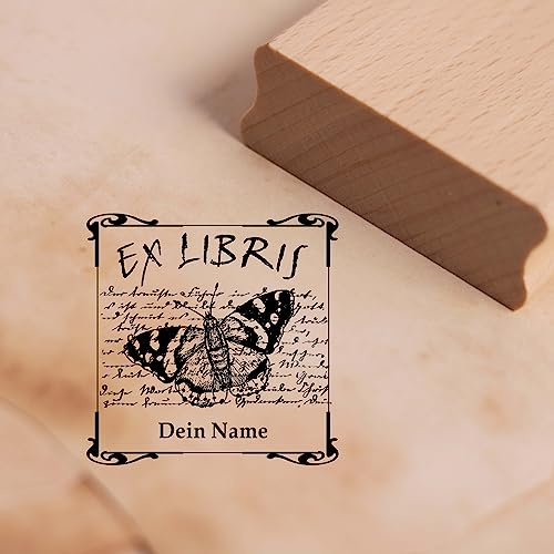 Ex Libris Stämpel med namn – poesi fjäril och gammal skrift – Exlibris bok motivstämpel trästämpel 48 x 48 mm