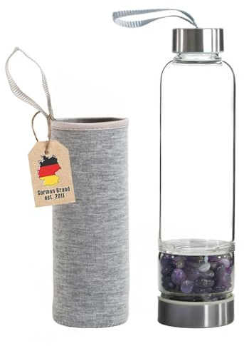 INTIRILIFE Trinkflasche Wasserflasche mit Heilsteinen mit grauer Tasche - Amethyst - 400 ml Füllmenge - Flasche mit Edelsteinen Mineralsteinen