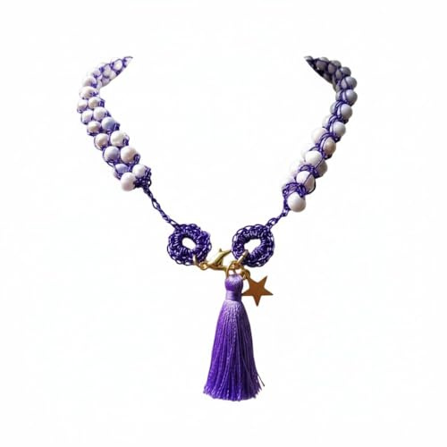 Collana girocollo artigianale fatta a mano all'uncinetto con filato prezioso e cristalli in vetro ceramica viola, nappina in tessuto e charm stellina, chiusura moschettone anallergico - Pezzo unico.