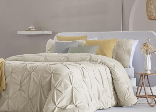 Fundeco - Edredón Cama 135 - Diseño Liso Minimalista - 235x270 cm - Color Beig - Acolchado 300g/m² - Incluye 2 Fundas de Cojín Decorativo (Miranda Beig)