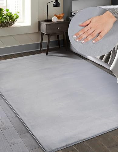 Mia´s Teppiche Luna kuschelig Warmer Fellteppich, weich und elegant, waschbar und Fußbodenheizung geeignet, Öko-Tex Zertifiziert, Grau, 70 x 140 cm