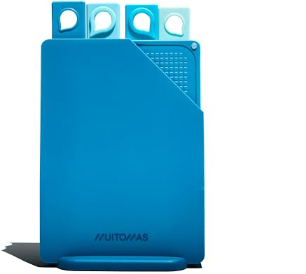 Muitomas, Set Taglieri Colorati da Cucina in Plastica Rigida Resistente ai Tagli, con Gommini Antiscivolo e Contenitore Sottile Salvaspazio, 20,5 x 14,5 cm, Colore Blu Ottanio