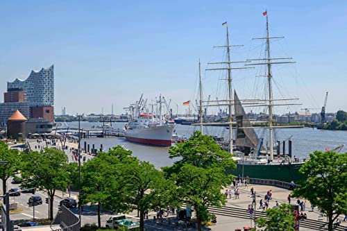 Leinwandbild - Fotomotiv: Das Museumsschiff Rickmer Rickmers, die Cap San Diego und die Hamburger Elbphilharmonie - Fotos/Bilder/Wandbilder/Souvenirs, Größen Name: 120 x 80 cm