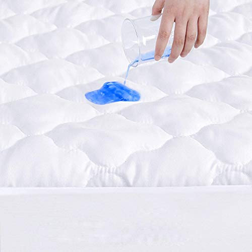 Dudu N Girlie Quilted Waterproof Mattress Protector, Cot Bed (70 × 140 cm)