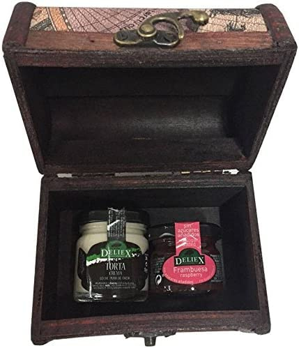 Detalle para Regalo, Baúl de madera pequeño estampado de mapas con tarritos miniaturas de queso de torta y mermelada de frambuesa