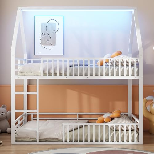 Ligterra Etagenbett Hochbett 140x200cm, Jugendbett Hochbett, Geländer im Zaunstil und LED-Licht, Hausform, Kann als Bett Oder Spielplatz Darunter Verwendet Werden (Weiß)