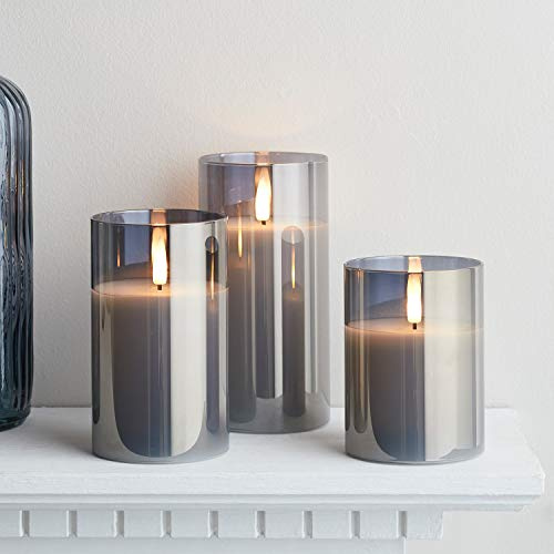 Lights4fun Uppsättning av 3 Rökade grå TruGlow® batteri LED flamlösa pelarljus äkta elfenbensvax timer 15 cm