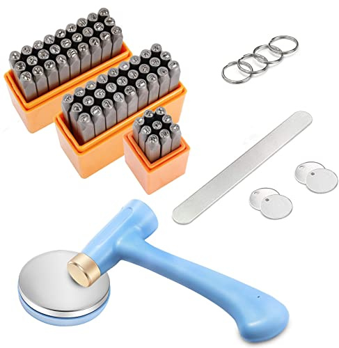 Kotsy 63-teiliges Metall Stempelset mit 3mm Buchstaben & Zahlen, Stempelhammer, Amboss, Anhängern und Alustreifen für DIY Schmuck auf Metall, Holz, Leder