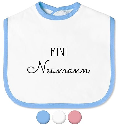 Lustiges Baby-Lätzchen „MINI Nachname“ personalisiert mit Nachnamen für Mädchen & Jungen - mit Klettverschluss – Spucktuch Latz Kinderlätzchen – witzige Baby-Geschenke Taufgeschenke (Saum Blau)