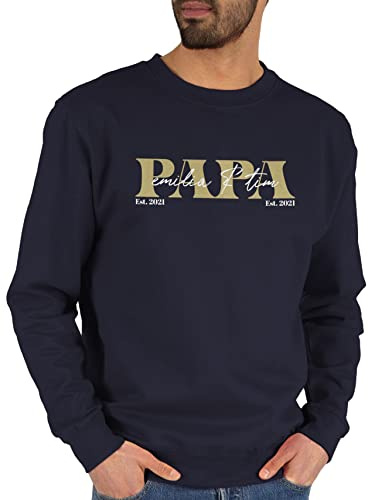 Geschenk mit Namen personalisiert by Shirtracer - Sweater Pullover Sweatshirt Herren Damen - zum Vatertag - Papa Geschenk mit Namen Kinder Datum Geburtsjahr I Weihnachten I Geburtstag