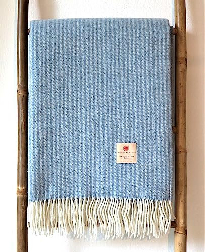 Cashmere & Merino Wolldecke 140x200cm fein verarbeitet für die Couch, das Sofa oder als Tagesdecke, abgesetzte Rückseite und Fransen, skandinavischer Stil in klassischen Farben Kaschmir (hellblau)