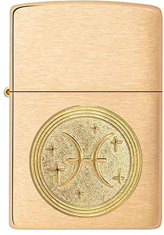 Zippo Encendedor a Prueba de Viento - Emblema Piscis, Zodiaco - Acabado en Latón Cepillado - Recargable - Reutilizable - Caja de Regalo Hecho en EEUU - Exclusivo de Amazon