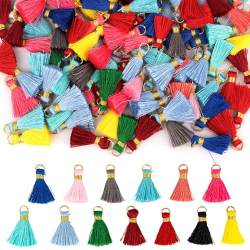 ANNASAMDO 150 Stück Mini Quasten Anhänger Nylon bunt 2cm DIY | Hitzebehandelt weich geschmeidig. Fest vernäht ohne Ausfransen. Ideal für Schmuck Deko Projekte. Farbenfroh und langlebig.