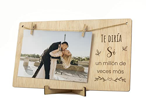CONTRAXT Marco de fotos pinzas Boda. Portafotos boda con pinza de madera natural Marco soporte colgador porta retratos regalos detalles originales aniversario boda para invitados wonderful (Boda ES)
