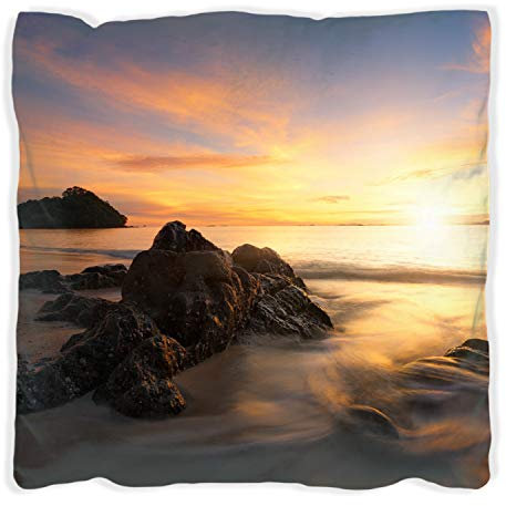 Wallario Dekokissen 40 x 40 cm, Sonne über dem Meer mit Felsenlandschaft, beidseitig Bedruckt, Kuschelkissen mit weicher Plüsch-Oberfläche