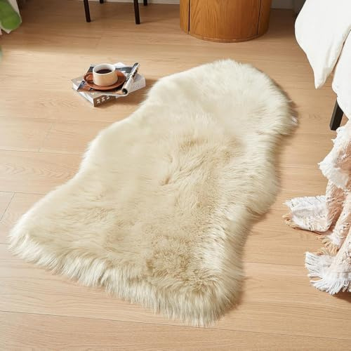 JXLOULAN Faux Lambskin Sheepskin Rug, Beige, 75 x 120 cm, Fluffy Fur Rug, Living Room Decoration, Longhair, Soft, for Chairs, Sofa, Bedroom, Children's Room