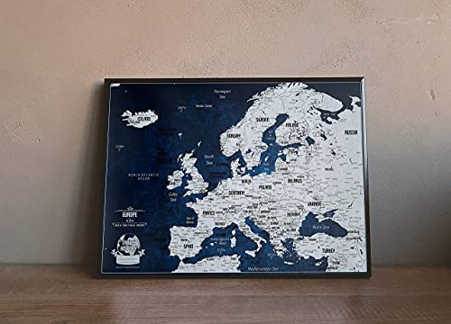 2Maps Europakarte XL - inklusive 100 Stecknadeln - Kork - 53x3x43 cm - Europakarte mit Rahmen, englisch