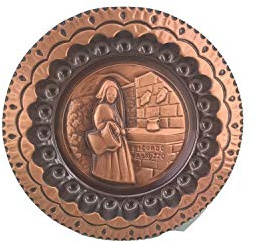 Piatto in rame donna con tina fontana ricordo d'abruzzo artigianato appendere artigianato Made in Italy