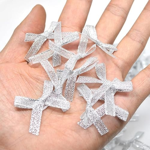 SYSUII 100 Stück Mini Satinband Schleifen, 2.5x3cm Mini Satin Schleifen Bowknot Klein Satin Band Bögen für DIY Handwerk Hochzeit Weihnachten Valentinstag Geschenkverpackung Weihnachtskarten -Silber